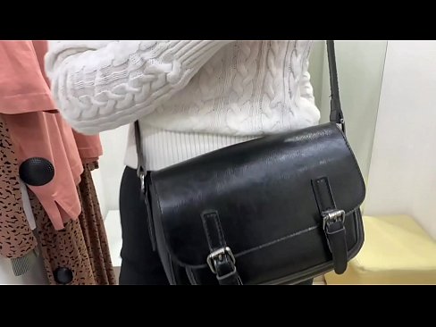 ❤️ Masturbasyona giştî ya keçika ciwan FeralBerry bi dilopek li jûreya fitarê ️❌ Porno li ku.osagoassist.ru ❌